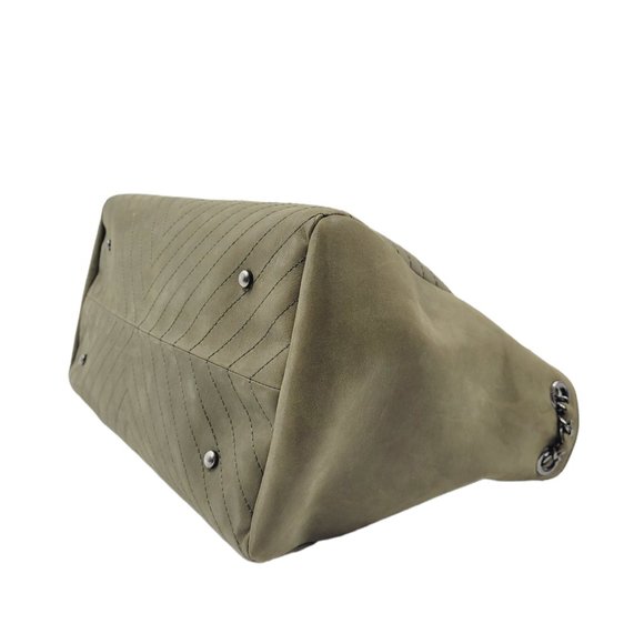 Chanel Green Tote Bag - Picture 4 of 11